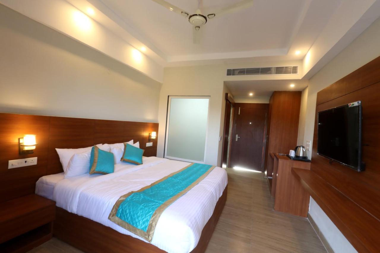 Aar Resort & Spa Jhajra Exterior photo